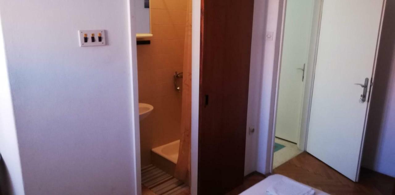 Marina Apartment End Rooms Vela Luka Esterno foto